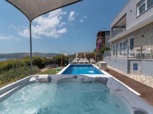 Villa Hedonist Seget Vranjica Exteriör bild