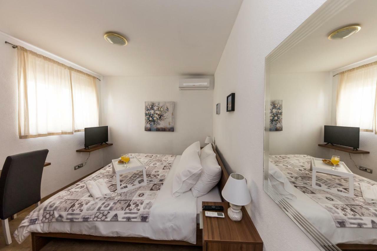 Villa Hedonist Seget Vranjica Exteriör bild