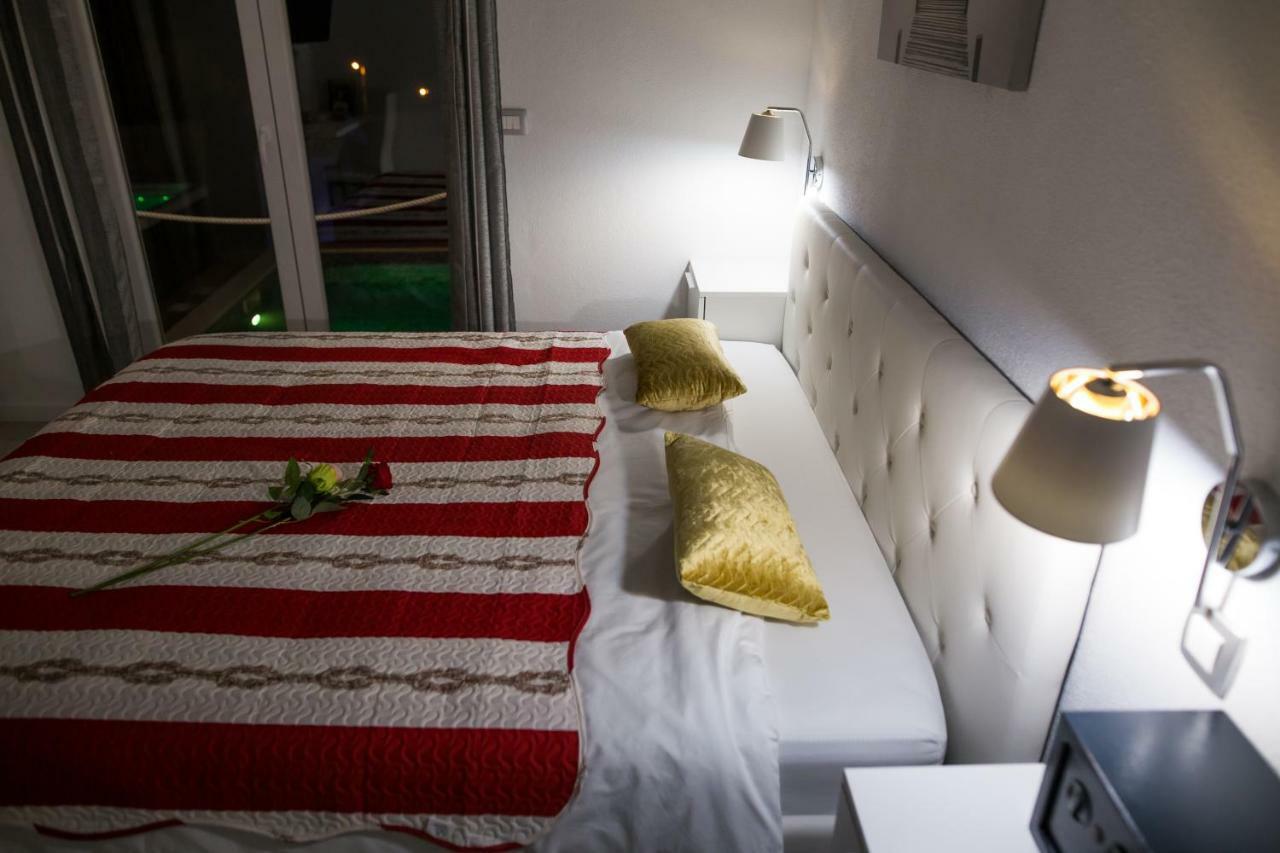 Villa Hedonist Seget Vranjica Exteriör bild